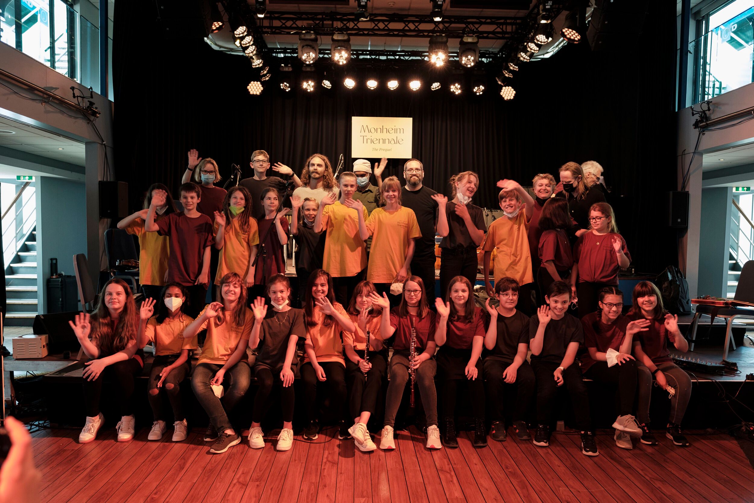 Orchesterklasse des Otto-Hahn-Gymnasiums und der Musikschule mit Greg Fox, Shahzad Ismaily, Robert Landfermann, Stian Westerhus und Achim Tang bei The Prequel 2021